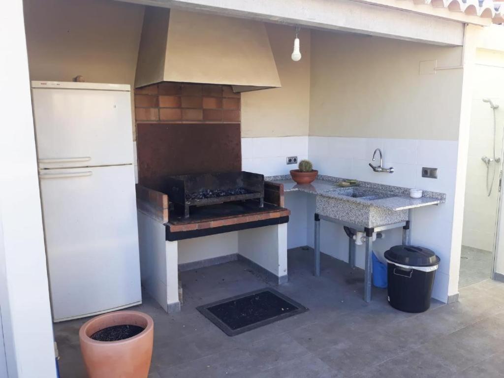 Casa Del Pueblo Villa Montichelvo Екстериор снимка